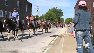 Oak Grove Cowboys for Cops parade