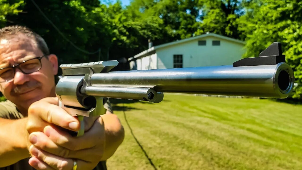 Dad shoots my guns! 💥💥💥