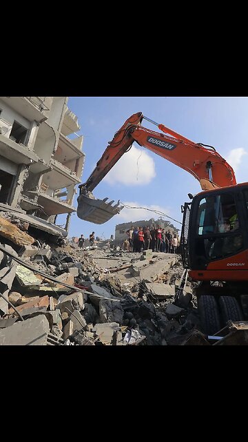 🤬🤬🤬 Israelites laughing and applauding every time an explosion in Gaza is heard.