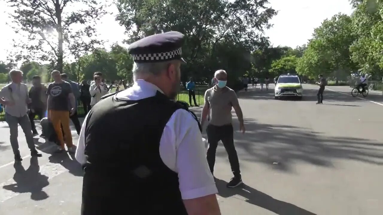 Police officer call us immature for filming #metpolice