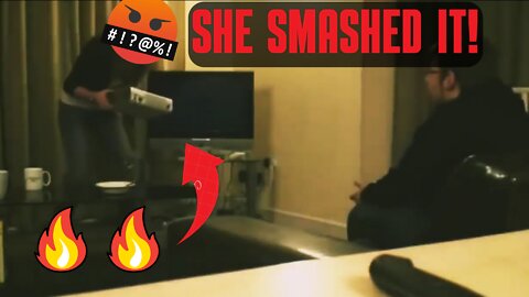 BRO, SHE SMASHED IT! / His GF brakes the Xbox after loosing the game