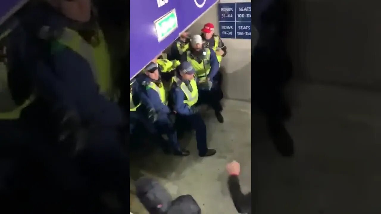 Metropolitan police running away from Hungary supporters at Wembley stadium Tonight😂