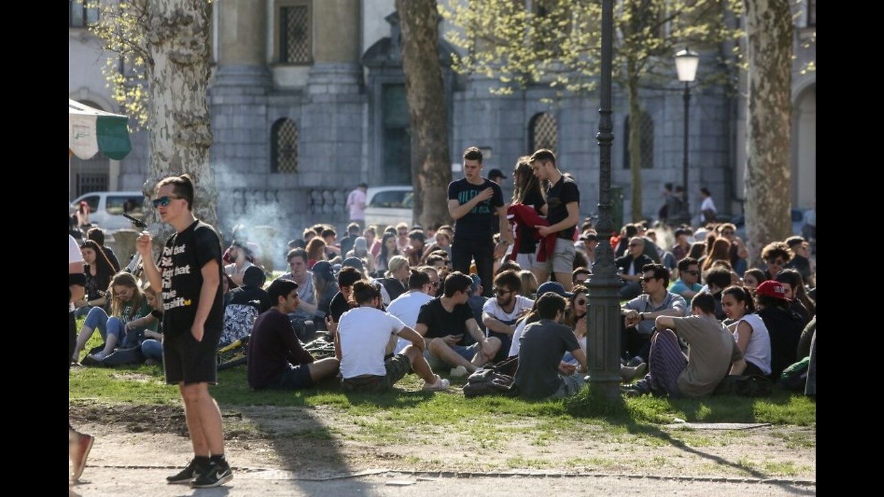 Hilda z Barbaro - Spremljali smo marihuana marš, v živo poročanje iz shoda proti vojnemu hujskaštvu!