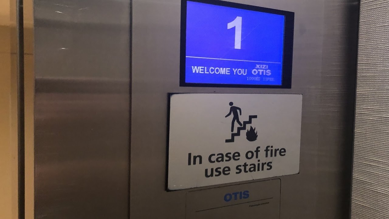 Chinese Style Otis Gen2 Traction Elevators at Hilton Aruba Caribbean Resort (Noord, Aruba)