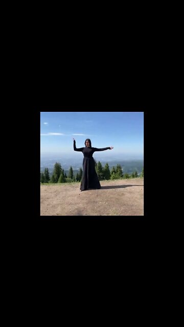 БЕЗУМНО КРАСИВЫЙ ТАНЕЦ ЛЕЗГИНКИ Танцует Девушка #shorts