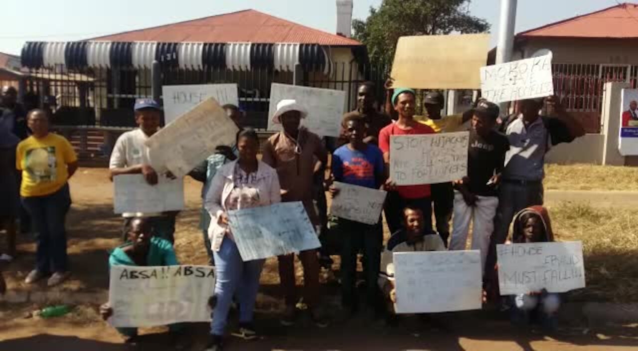 SOUTH AFRICA - Pretoria - 15 May 2019 - Pretoria West houses. (htg)