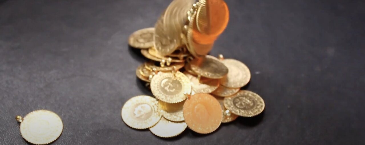 How do they make gold coins?