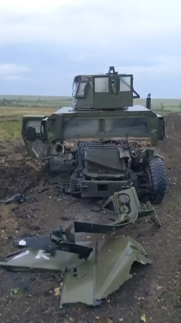Another Ukraine humvee blown up on a Russian mine close to the front lines