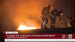 Flames rip through Phoenix apartment complex