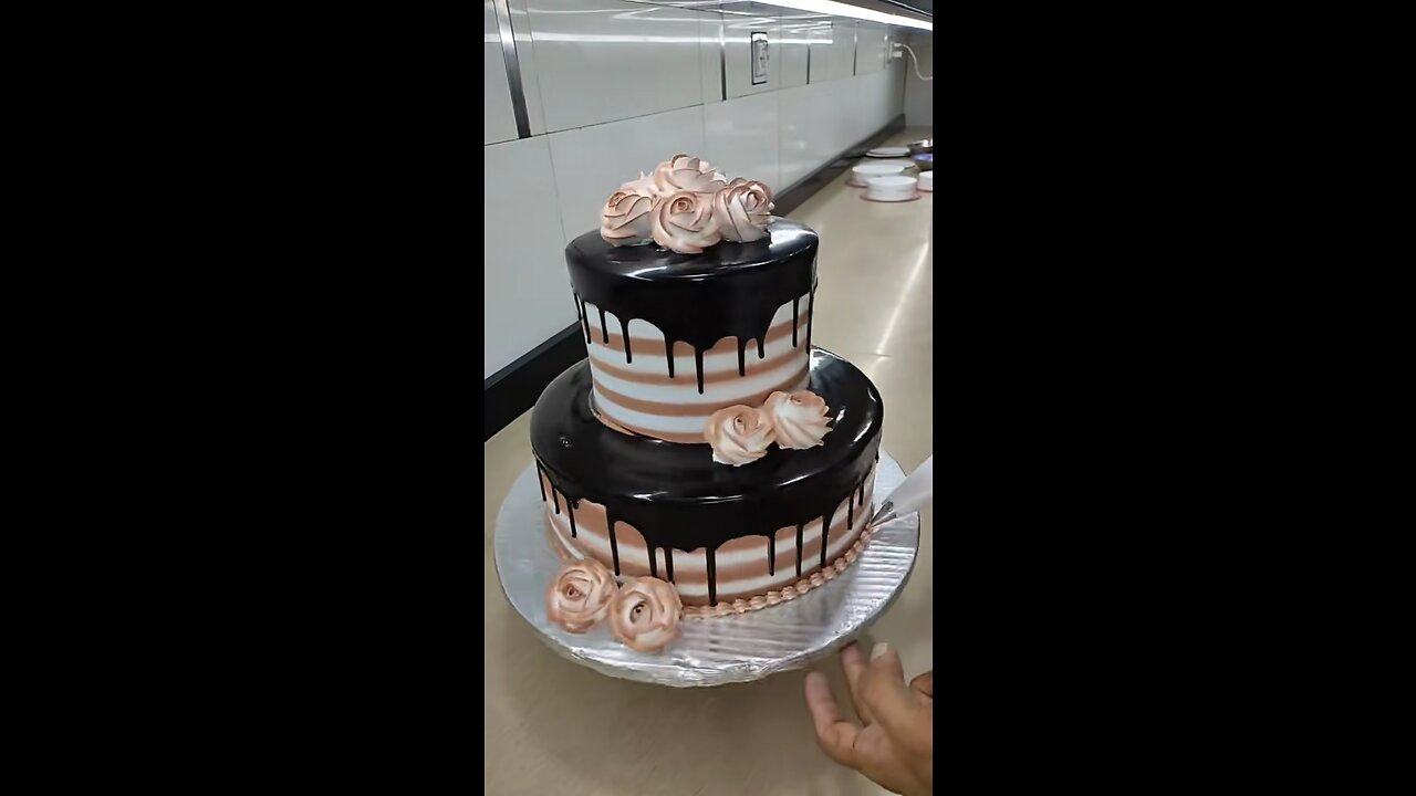 Let’s decorate cake