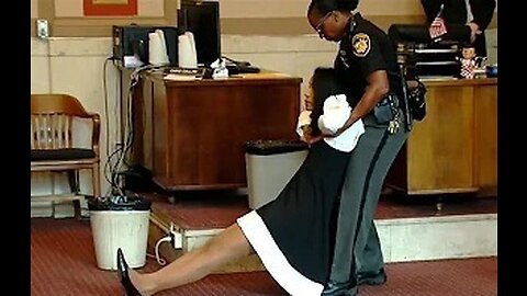 Judge Dragged Out of Courtroom After Being Sentenced to Jail