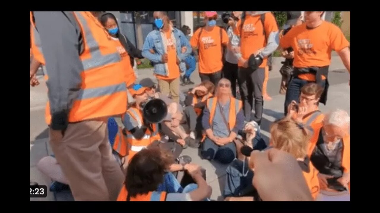 Climate Activist Wins Laugh of the Day, and a Perfect Response by Counterprotesters to Shut Them Up