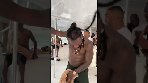 Burna Boy Summer Holiday season flore de Lille Veuve Joyeuse ne doit plus rien à personne MERCI 😈