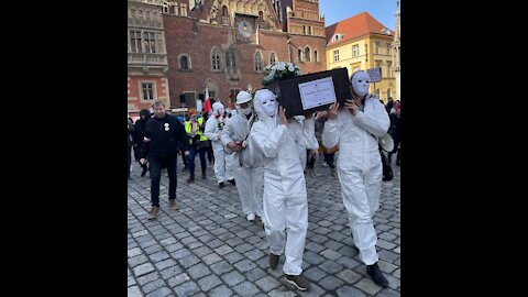 Protest we Wroclawiu za nami. Co dalej? Ursula Van der Leyen chce zlikwidować Kod Norymberski.