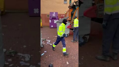 Giant Rat Jumps Out Of Wheelie And Scares Binmen