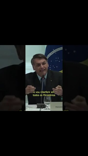 Bolsonaro trai promessa de campanha pra salvar seu filho #shorts