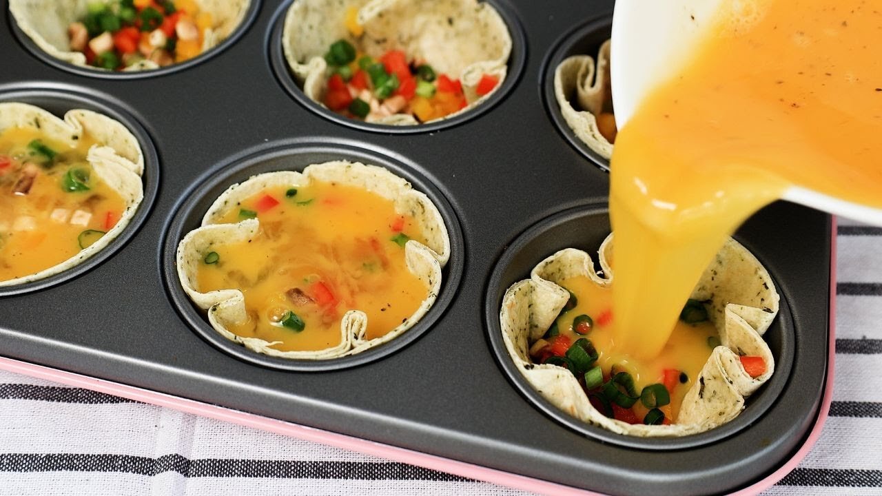 Pour the eggs into the muffin pan and the results will be amazing! Simple and delicious