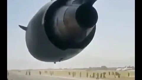 HOMEM FILMA PROPRIA QUEDA DO AVIAO EM KABUL INEDITO [ HOMEM FILMOU QUEDA AVIAO EM CABUL ] KABUL