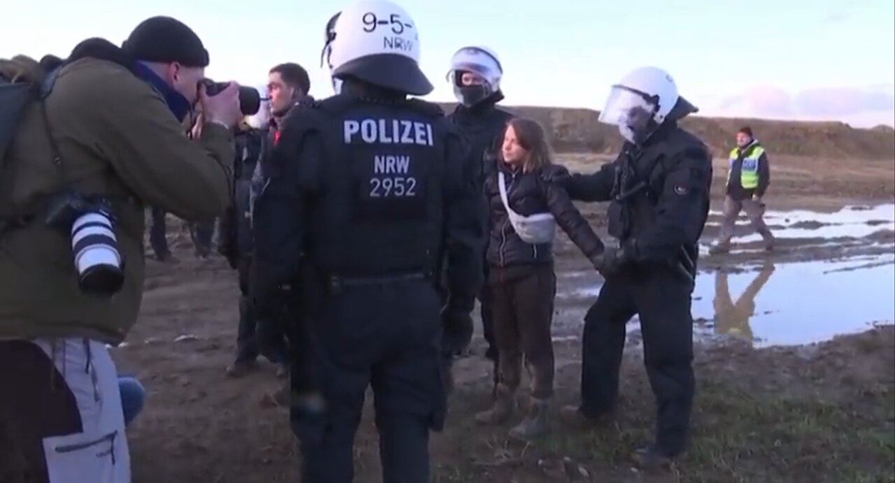 Everybody who thought that Greta Thunberg's arrest in Germany was staged ... was right!