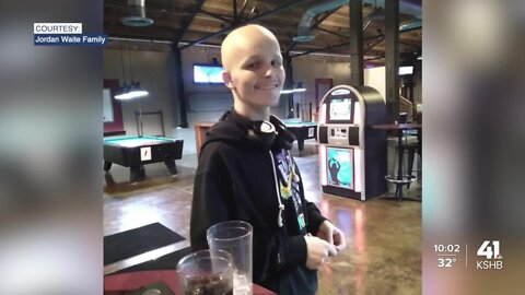 Kansas City-area teen battling bone cancer dies of COVID-19