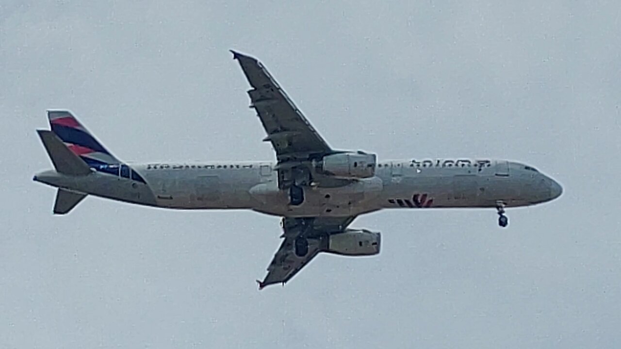 Airbus A321 PT-MXI coming from Guarulhos to Fortaleza