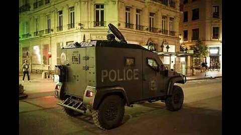 En París, un policía disparó un merodeador