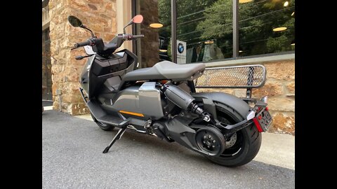 22 BMW CE 04 6F89028