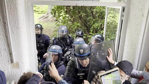 France: Scuffles between protesters and police as Minister of Education visits Lyon university