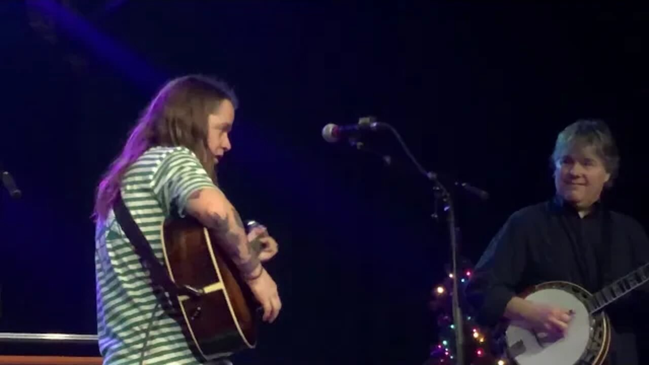 Billy Strings w/Bela Fleck & Kris Myers - Black Clouds (String the Halls 2)