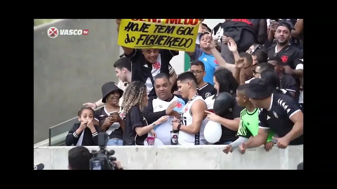 Torcedor pedindo namorada em casamento no Maracanã