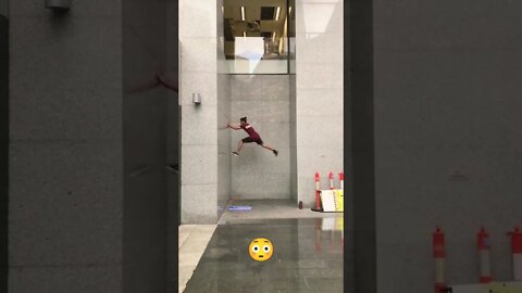 INCREDIBLE PARKOUR TRAINING 😳🤸 #Shorts #parkour