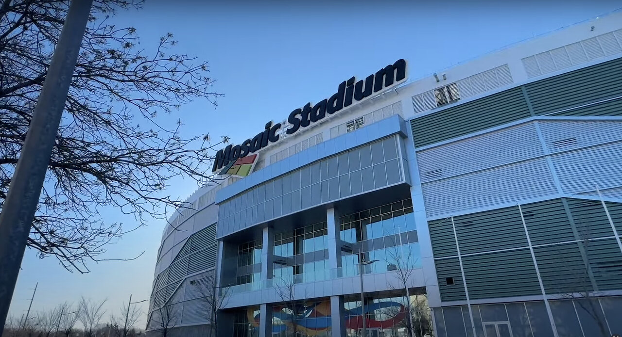 Walking in Regina, February 11, 2024: Up to Mosaic Stadium, Part 2