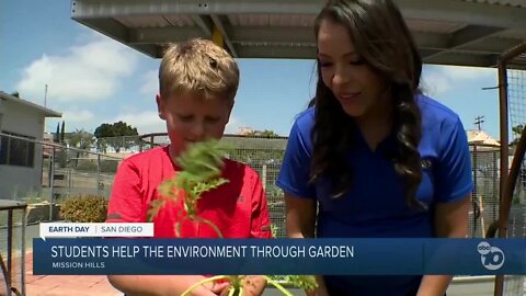 ABC 10News Meteorologist Angelica Campos celebrates Earth Day at Grant Tk-8