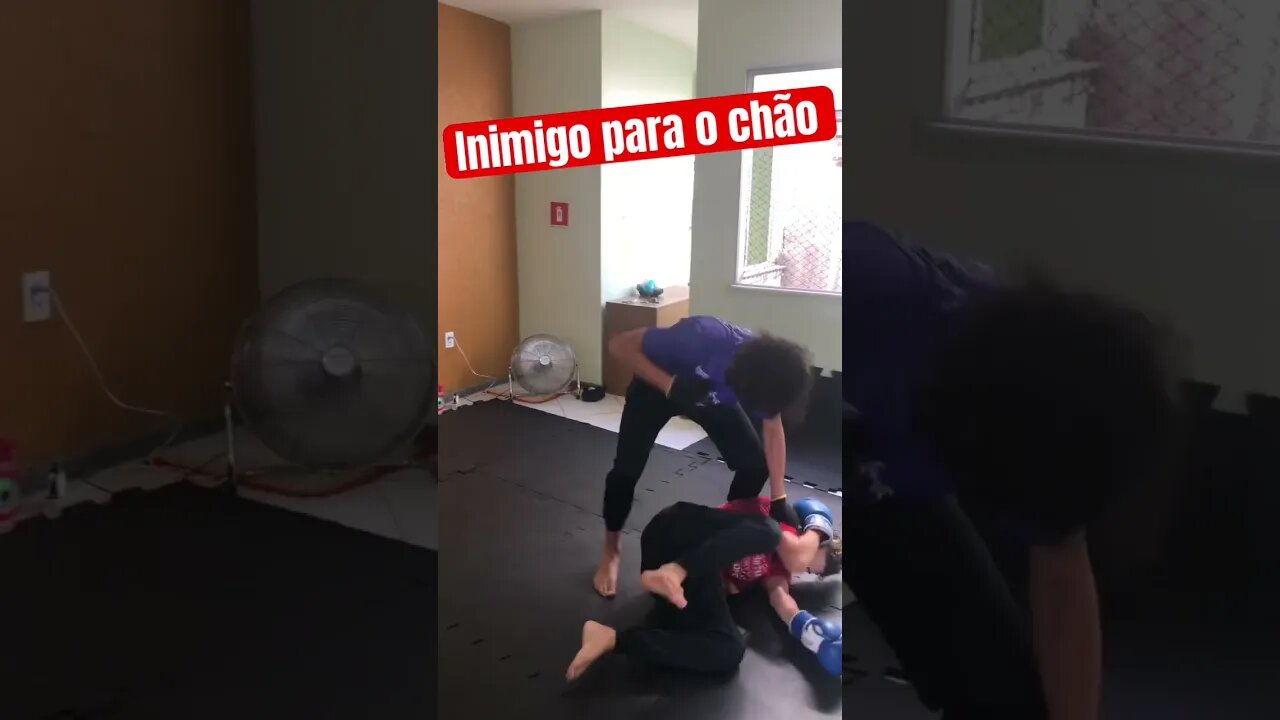 Inimigo para o chão #defesapessoal #kravmaga #segurança #aracaju #luta #mma #combate #judo #bjj