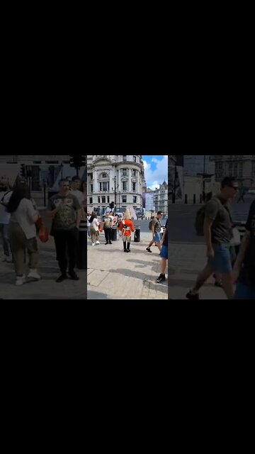 Tourist steps aside make way #horseguardsparade
