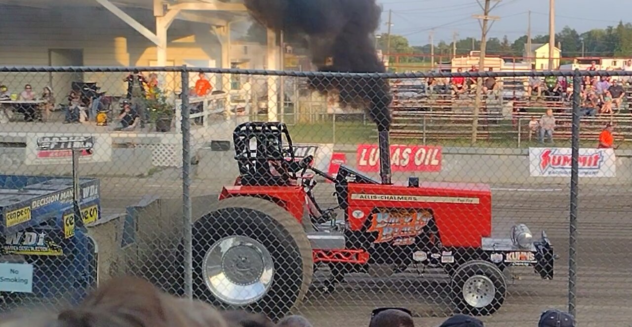 Tractor pulls - Allis Chalmers "Back in Black"