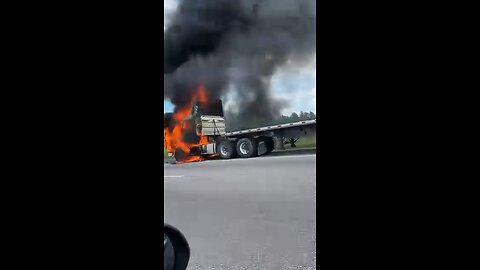 Truck Fire On Highway 401 Cambridge