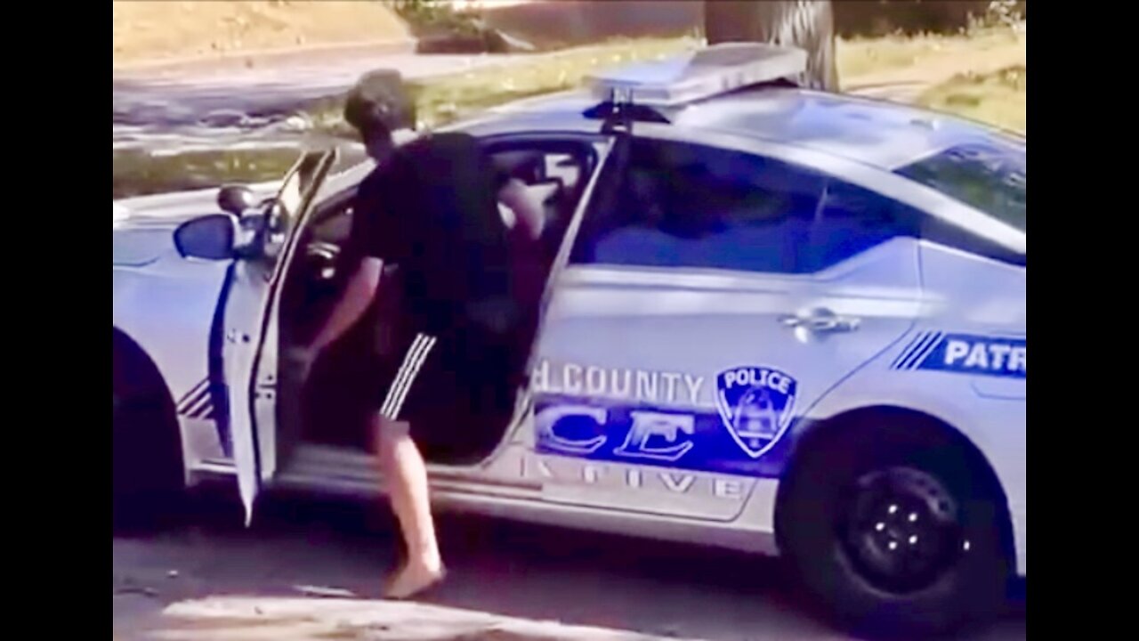 😲 Unstable girl crashes cop car 🚓