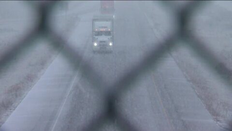 Drivers face snowy, slick road conditions across southeast Wisconsin