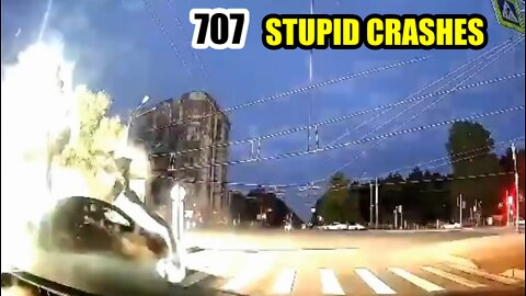 Stupid driving mistakes 707 (June 2022 English subtitles)