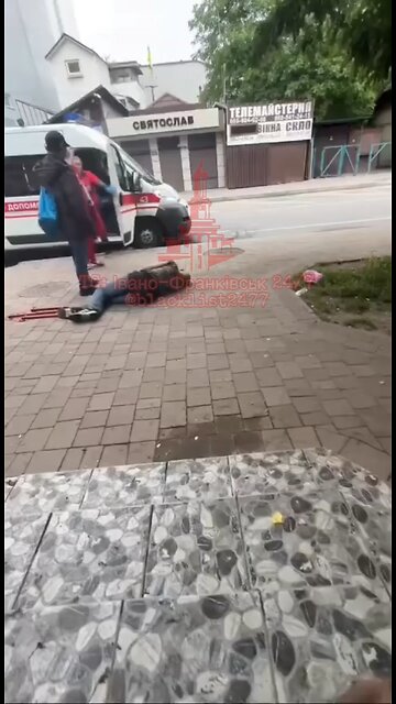 Ивано-Франковск. Медики отказались оказывать помощь мужчине.