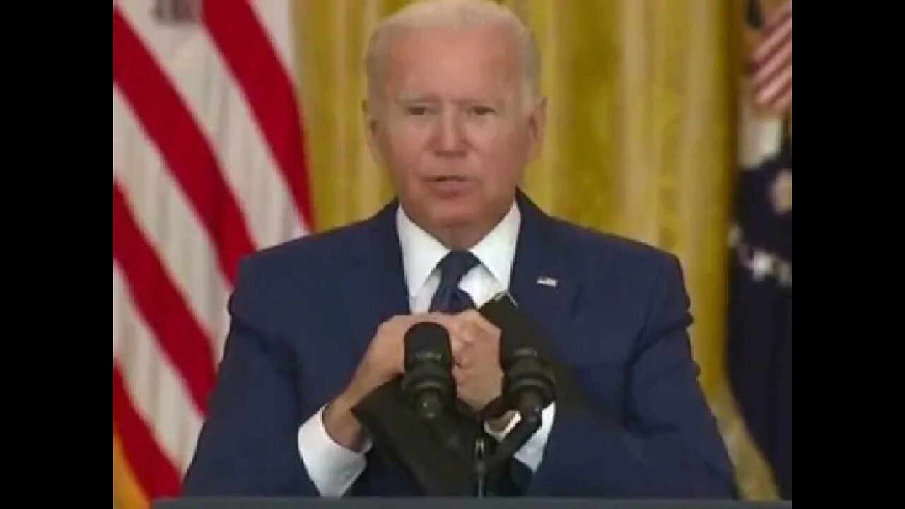 Biden secretly adjusts his fake teeth and also says he is being INSTRUCTED by a superior