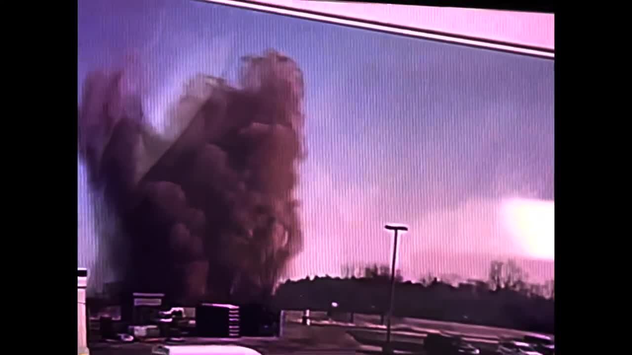 Gas line rupture near Fenton caught on surveillance video