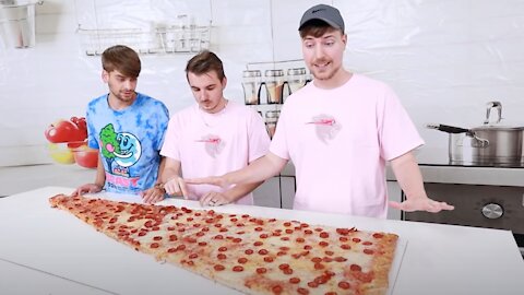 EATING THE WORLD'S LARGEST PIZZA EVER MADE