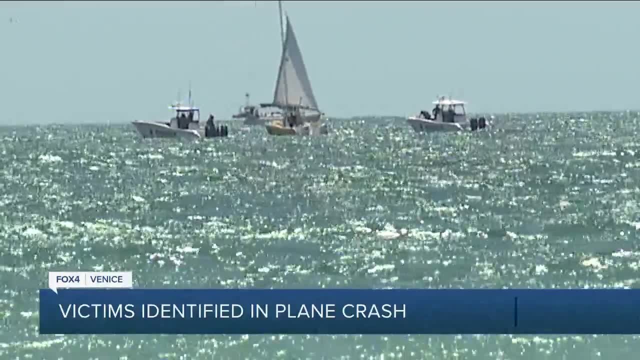 4 people killed in plane crash in Venice, FL