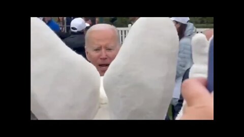 Biden - speriat de Iepurele de Paște