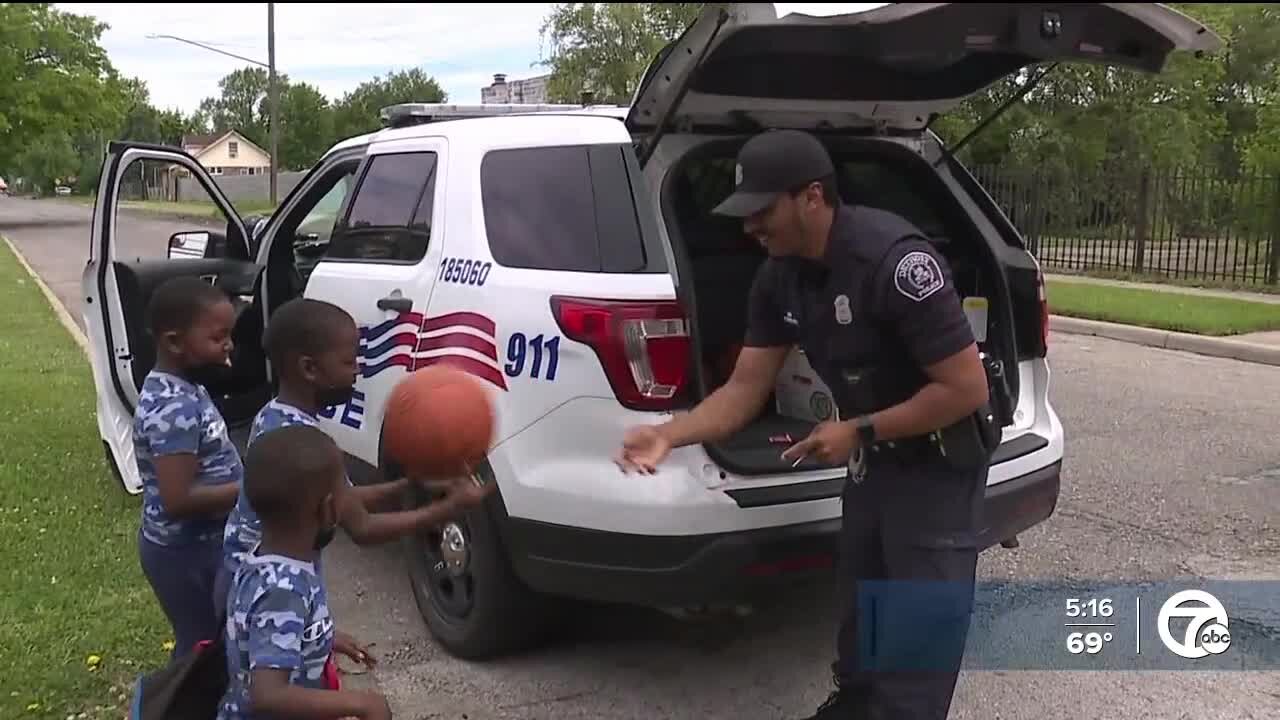 Detroit Police Department's book patrol is 'empowering the youth'