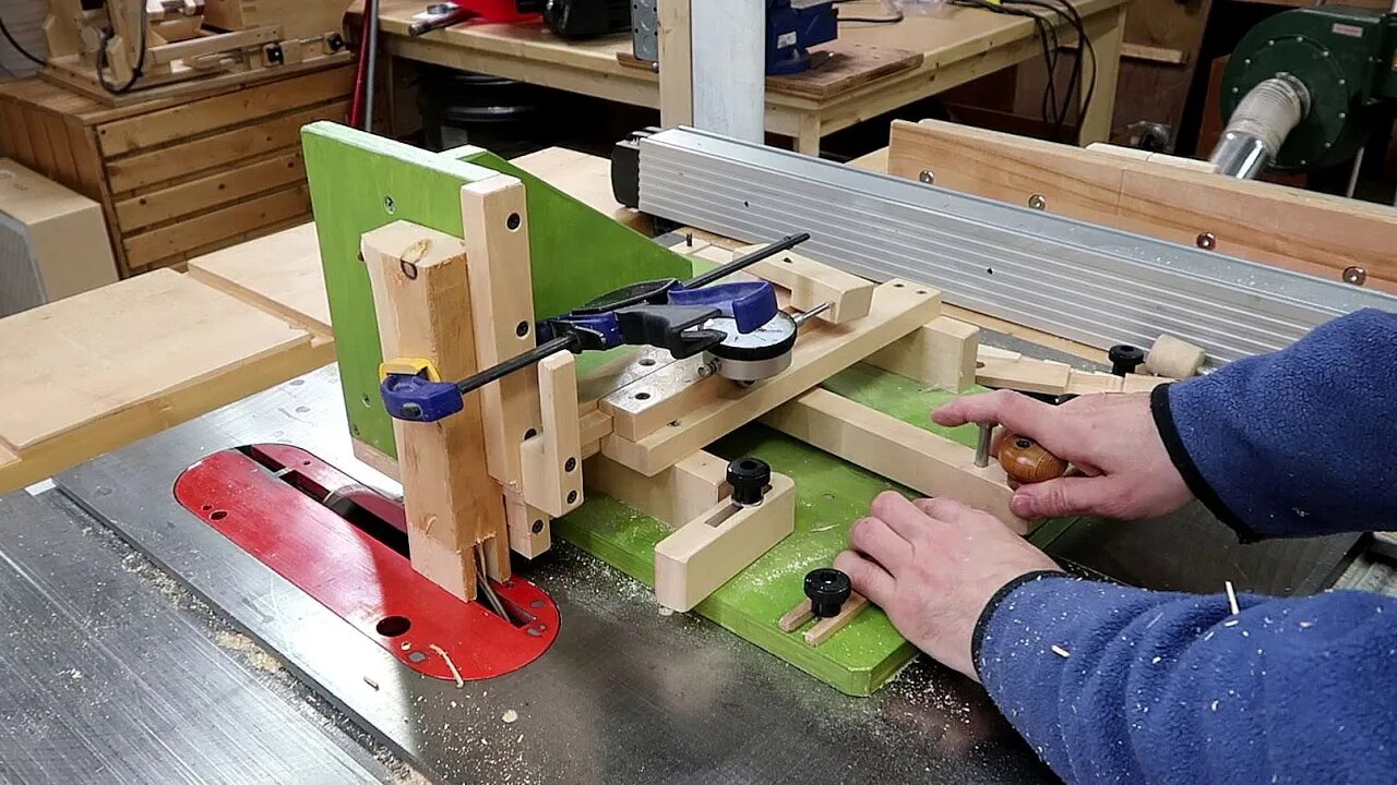 Double tenon shelf brackets with the quick-set tenon jig