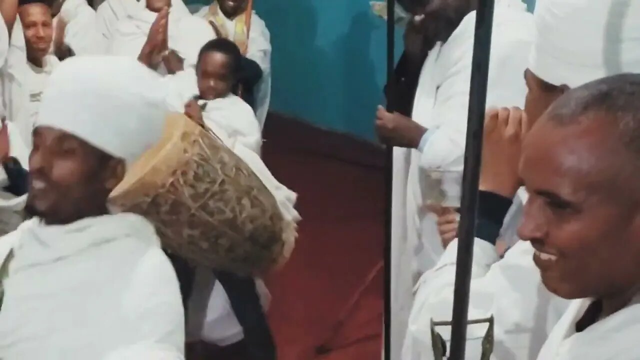 ህጻኑ ከበሮ ሲመታ እዩትማ...ወሪዶሙ እምደብረ ታቦር