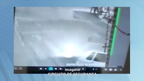 Flagrante: carro em alta velocidade provoca acidente e dois ficam feridos em Inhapim